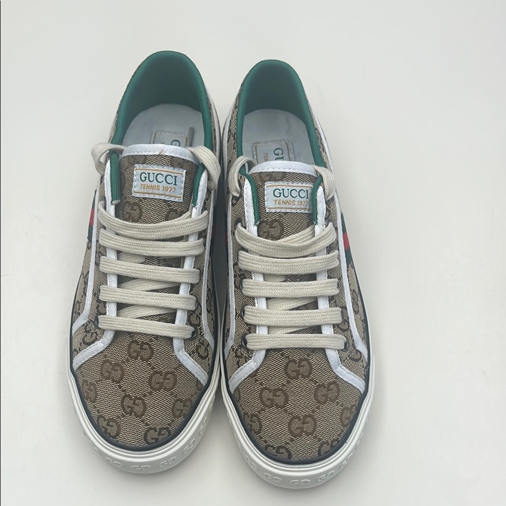 1977 Sneakers